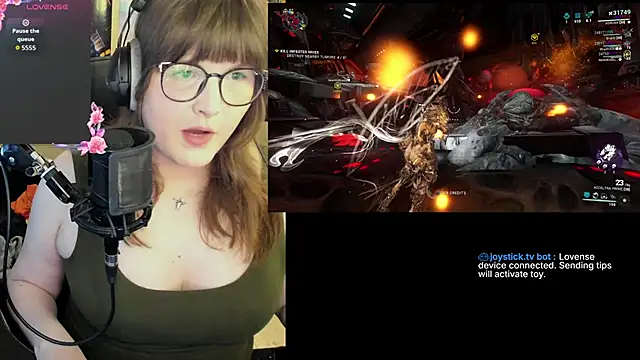 Snapshot of HannahCastle96 chatting on February 6, 2026, 1:01 am HannahCastle96 online show from February 6, 2026, 1:01 am