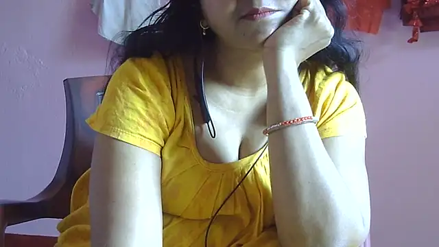 Snapshot of Suhana-sapna chatting on June 15, 2026, 4:23 am Suhana-sapna online show from June 15, 2026, 4:23 am