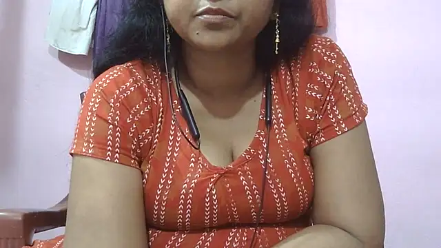 Snapshot of Suhana-sapna chatting on July 4, 2026, 5:28 pm Suhana-sapna online show from July 4, 2026, 5:28 pm