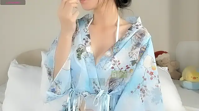 Snapshot of Iris_xyz chatting on October 29, 2025, 3:55 pm Iris xyz online show from October 29, 2025, 3:55 pm