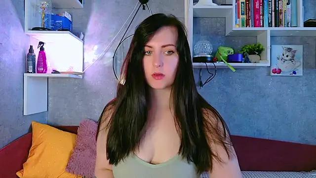 liya gorgeous online show from May 13, 2026, 12:12 pm