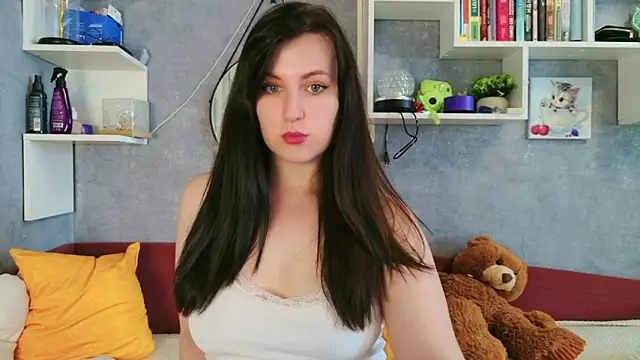 liya gorgeous online show from May 15, 2026, 11:52 am