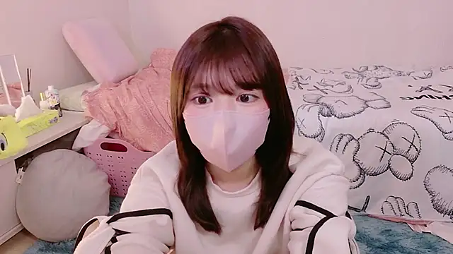 Snapshot of Runarunapi chatting on November 30, 2025, 6:47 am Runarunapi online show from November 30, 2025, 6:47 am