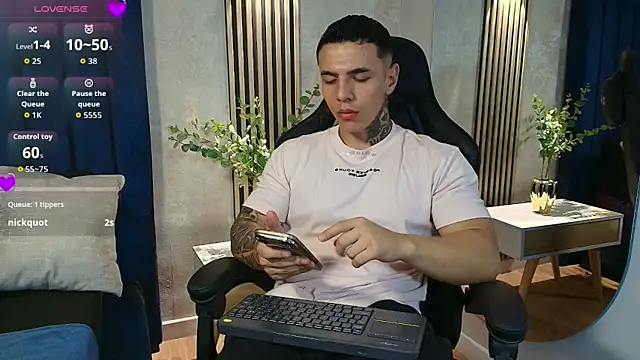Flynn Riider online show from July 22, 2026, 12:23 am