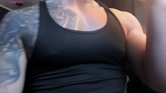 Flynn Riider online show from December 3, 2025, 5:23 pm