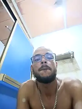 Snapshot of Charly_BC_Dirty chatting on February 26, 2025, 5:35 am Charly BC Dirty online show from February 26, 2025, 5:35 am