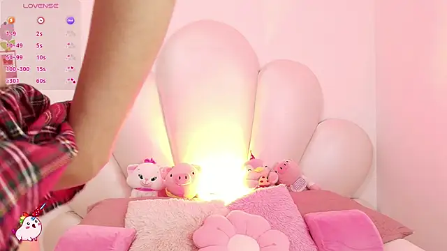 Snapshot of zoewillian chatting on November 9, 2025, 4:05 am zoewillian online show from November 9, 2025, 4:05 am