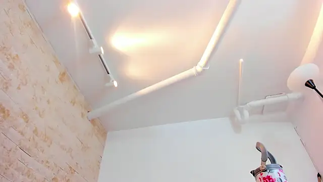 Snapshot of mia_roldan_ chatting on December 17, 2025, 1:38 pm mia roldan online show from December 17, 2025, 1:38 pm