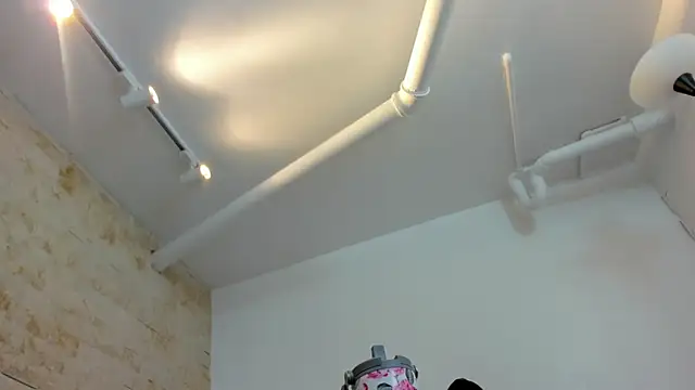 Snapshot of mia_roldan_ chatting on December 18, 2025, 11:58 am mia roldan online show from December 18, 2025, 11:58 am