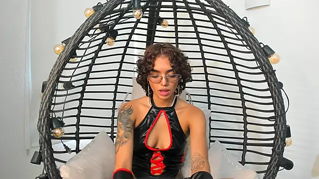 slutty venus online show from September 12, 2025, 9:25 pm