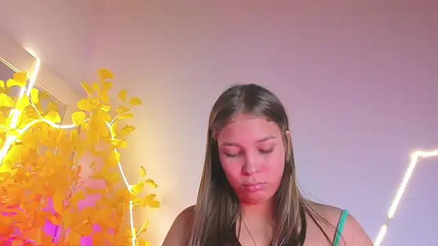 Snapshot of HaleyAmaya chatting on June 6, 2026, 12:49 am HaleyAmaya online show from June 6, 2026, 12:49 am