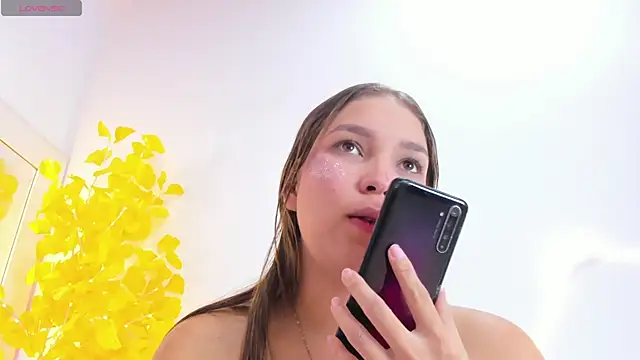 Snapshot of HaleyAmaya chatting on June 15, 2026, 12:44 am HaleyAmaya online show from June 15, 2026, 12:44 am