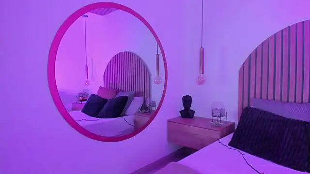 StefaBrown online show from November 17, 2025, 1:26 pm