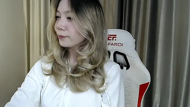 Snapshot of Babby_Rabbit chatting on October 20, 2025, 9:26 pm Babby Rabbit online show from October 20, 2025, 9:26 pm