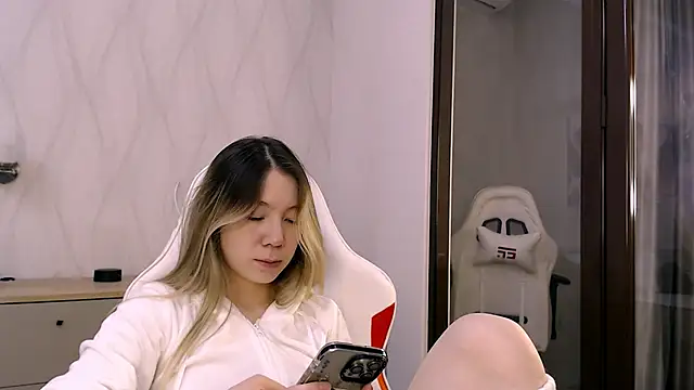 Snapshot of Babby_Rabbit chatting on November 18, 2025, 1:03 pm Babby Rabbit online show from November 18, 2025, 1:03 pm