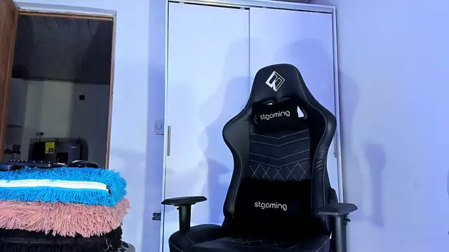 Snapshot of Dulce_smith_1 chatting on November 18, 2025, 12:04 am Dulce smith 1 online show from November 18, 2025, 12:04 am