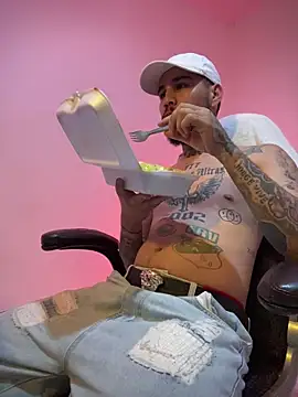 Snapshot of Junihn0 chatting on November 9, 2025, 8:46 pm Junihn0 online show from November 9, 2025, 8:46 pm