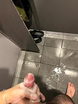 Snapshot of Loco42- chatting on October 7, 2025, 1:23 pm Loco42- online show from October 7, 2025, 1:23 pm