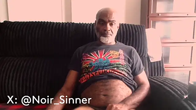 Snapshot of sinnernoir chatting on June 19, 2026, 3:40 pm sinnernoir online show from June 19, 2026, 3:40 pm