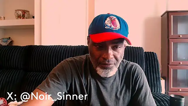 Snapshot of sinnernoir chatting on June 15, 2026, 5:34 pm sinnernoir online show from June 15, 2026, 5:34 pm