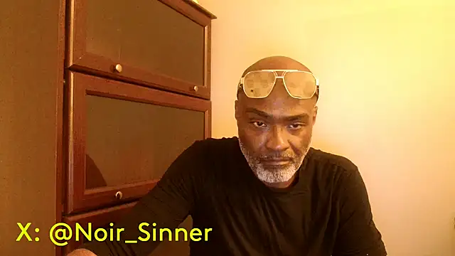 sinnernoir online show from April 24, 2026, 2:46 am