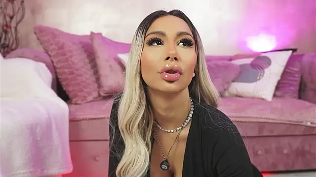 Snapshot of GoldenAmber chatting on March 13, 2026, 5:45 am GoldenAmber online show from March 13, 2026, 5:45 am