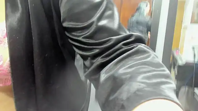 PENELOPELEWISs online show from March 11, 2026, 3:33 am