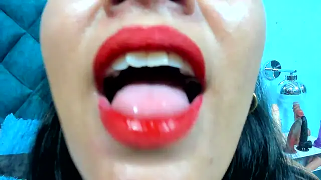 PENELOPELEWISs online show from July 30, 2026, 8:41 pm