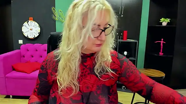 Snapshot of ChristyBrooks chatting on October 18, 2025, 12:07 pm ChristyBrooks online show from October 18, 2025, 12:07 pm