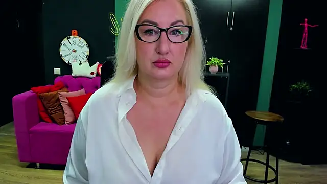 Snapshot of ChristyBrooks chatting on November 22, 2025, 6:23 am ChristyBrooks online show from November 22, 2025, 6:23 am