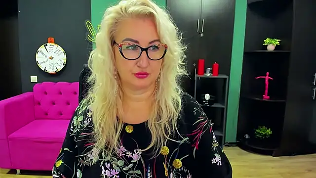 Snapshot of ChristyBrooks chatting on October 13, 2025, 9:00 am ChristyBrooks online show from October 13, 2025, 9:00 am