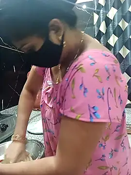 Cute-Aadhvita online show from February 19, 2026, 1:24 am