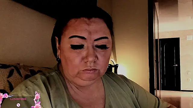 SexxyDreams1 online show from October 8, 2025, 5:42 am