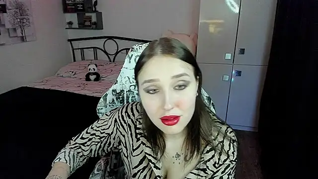 Snapshot of LinaTruly chatting on November 21, 2025, 10:20 pm LinaTruly online show from November 21, 2025, 10:20 pm