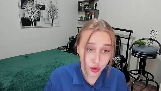 LinaTruly online show from March 4, 2025, 8:16 pm