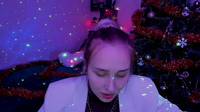 LinaTruly online show from January 2, 2025, 11:27 pm