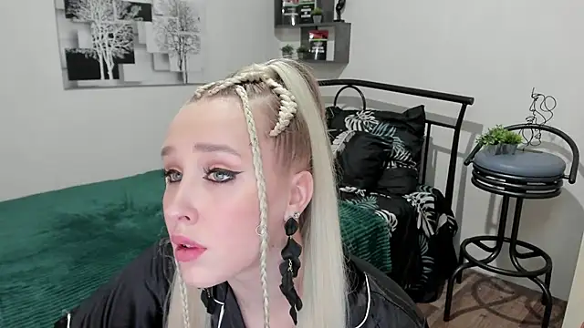 LinaTruly online show from February 21, 2025, 9:11 pm