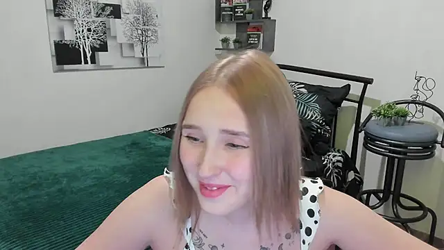 LinaTruly online show from January 16, 2025, 8:25 pm