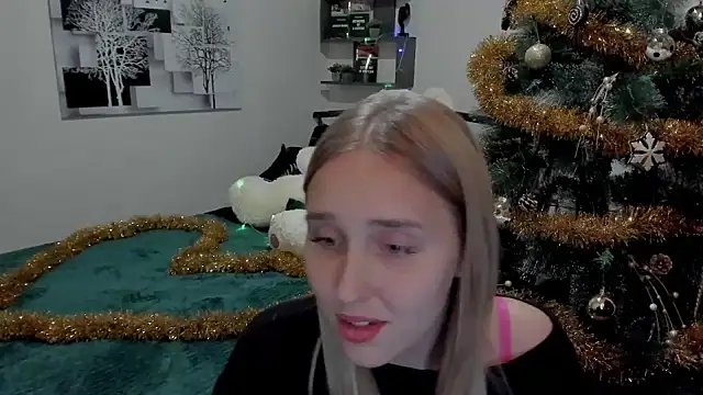 LinaTruly online show from December 16, 2024, 10:24 pm