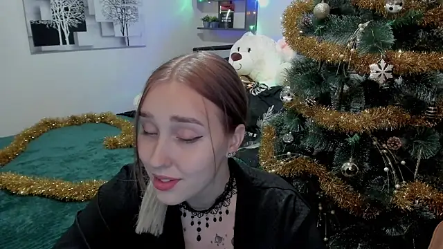 LinaTruly online show from December 21, 2024, 11:24 pm