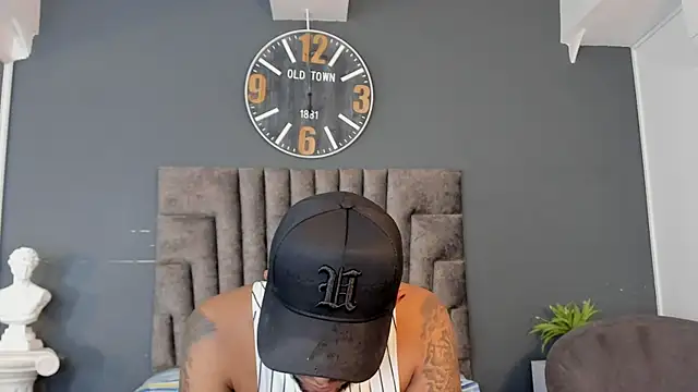 Snapshot of Robin_Rief chatting on July 2, 2026, 7:42 pm Robin Rief online show from July 2, 2026, 7:42 pm