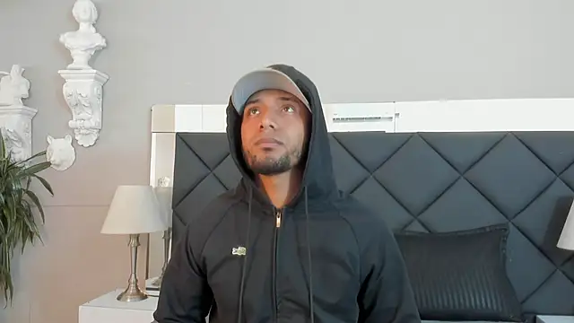 Snapshot of Robin_Rief chatting on November 25, 2025, 3:40 am Robin Rief online show from November 25, 2025, 3:40 am