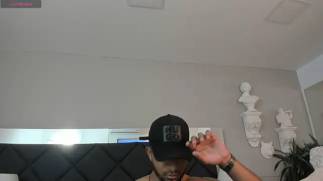 Snapshot of Robin_Rief chatting on November 22, 2025, 3:38 am Robin Rief online show from November 22, 2025, 3:38 am