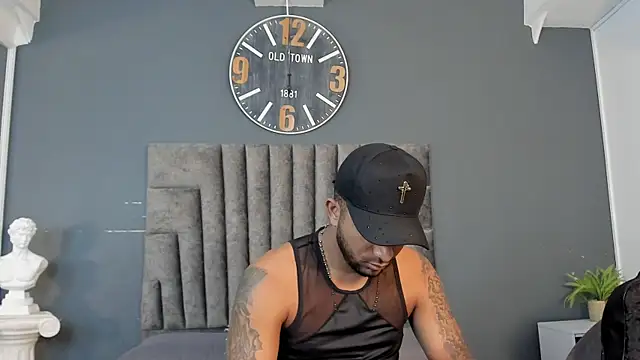 Snapshot of Robin_Rief chatting on July 15, 2026, 7:21 pm Robin Rief online show from July 15, 2026, 7:21 pm