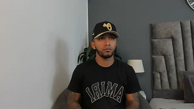 Snapshot of Robin_Rief chatting on December 3, 2025, 3:40 am Robin Rief online show from December 3, 2025, 3:40 am