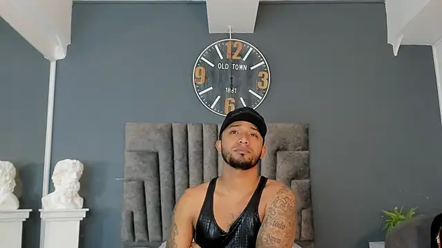 Snapshot of Robin_Rief chatting on July 28, 2026, 8:52 pm Robin Rief online show from July 28, 2026, 8:52 pm