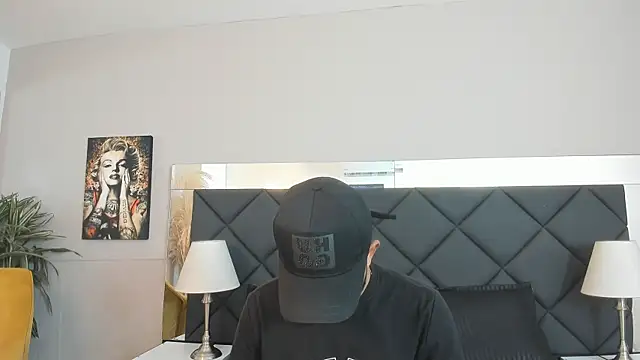 Snapshot of Robin_Rief chatting on November 11, 2025, 3:56 am Robin Rief online show from November 11, 2025, 3:56 am