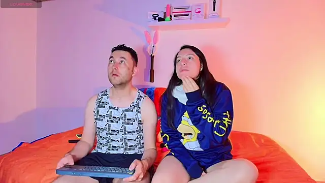 JeremmyAndStacy online show from November 21, 2025, 2:32 am