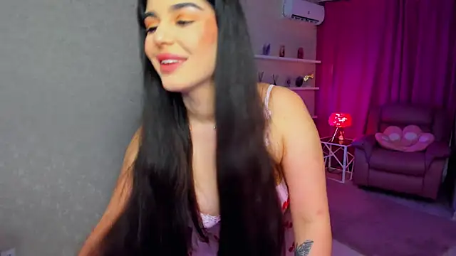 Snapshot of AlluringAriel chatting on June 11, 2026, 12:13 pm AlluringAriel online show from June 11, 2026, 12:13 pm
