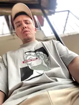 Snapshot of adam-rivera chatting on November 6, 2025, 6:34 pm adam-rivera online show from November 6, 2025, 6:34 pm